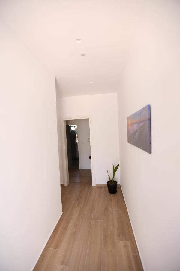 Sea Breeze Villa Sarandë Esterno foto